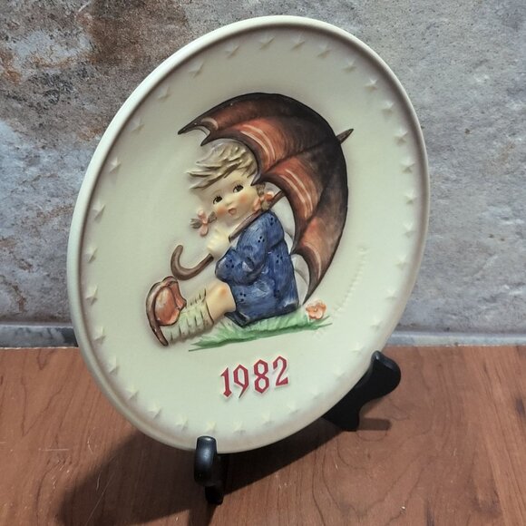 MJ Hummel 12th Annual Decorative Plate Umbrella Boy 1982 Goebel W Germany 1973 - Picture 9 of 10